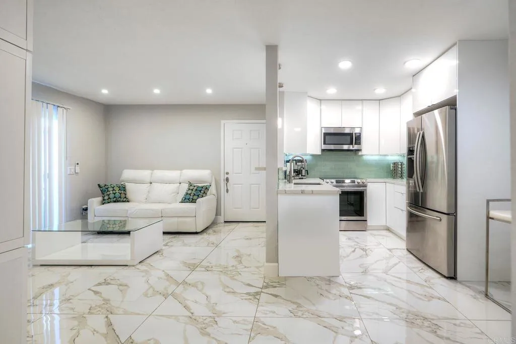 MLS: NDP2508097 Condo For Sale