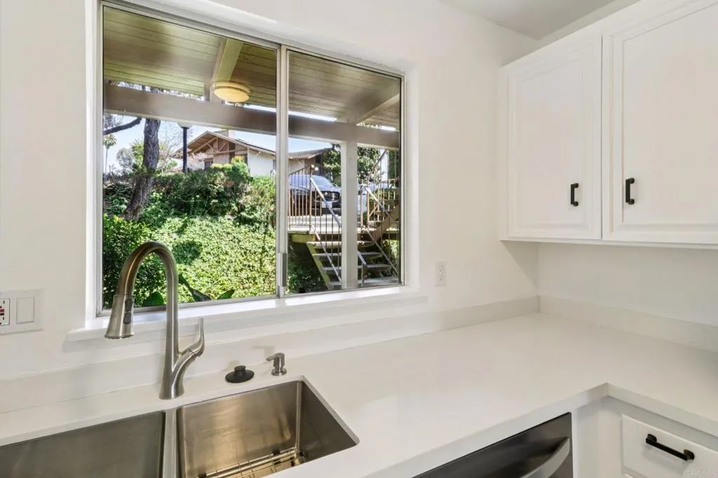 https://cdn.realtyfeed.com/cdn/127/306520772/137e032e44c63a7d1b2fddad4147ad7d.webp