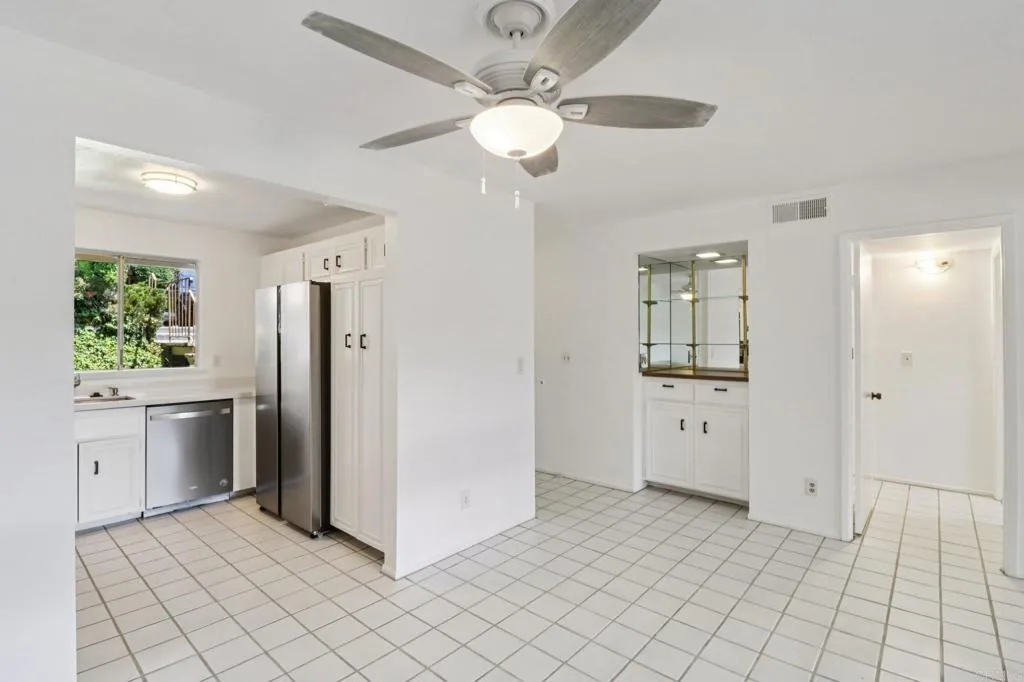 https://cdn.realtyfeed.com/cdn/127/306520772/42add37c8d20258ab8dda265a74afb43.webp