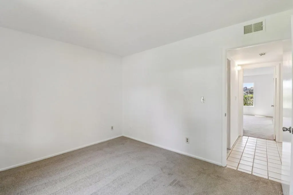 https://cdn.realtyfeed.com/cdn/127/306520772/9e8695bc2df604cc15b40154e77e82dd.webp