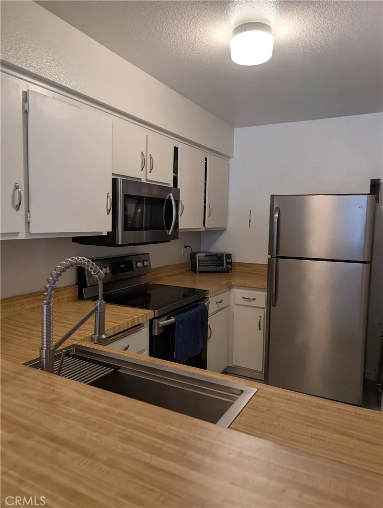 https://cdn.realtyfeed.com/cdn/127/306520812/3e44279d7a9c4c1f38e46975c1b6c6c8.webp