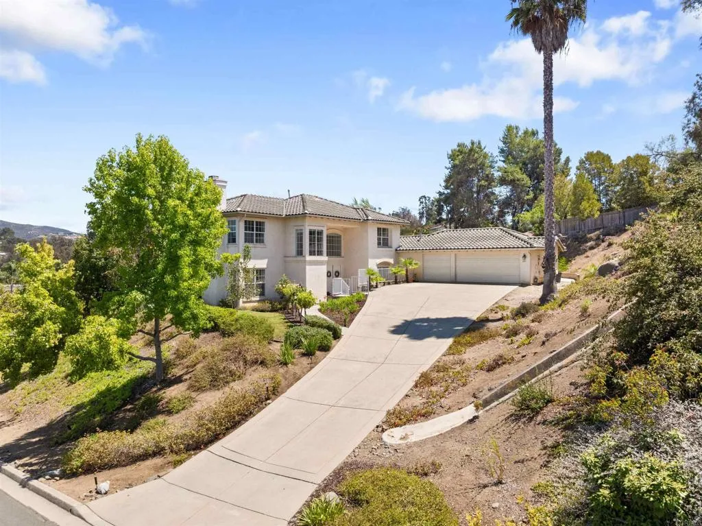 https://cdn.realtyfeed.com/cdn/127/306520849/15ee848a605e044336a6a884f110b451.webp