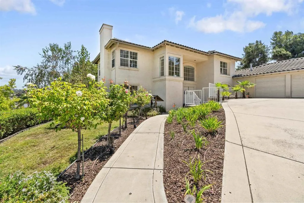 https://cdn.realtyfeed.com/cdn/127/306520849/90925b4701f40492cbbc03a0bb8a15fb.webp