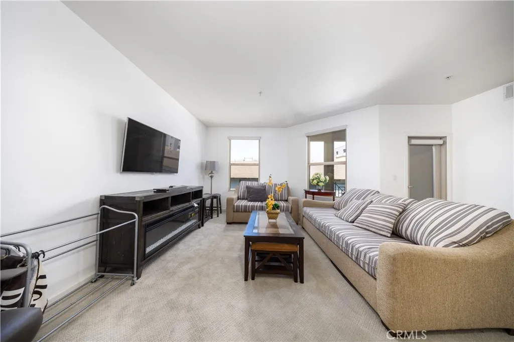 128 N Oak Knoll Avenue Unit 317, Pasadena, CA 91101 - Photo 5 of 19, Pasadena, CA