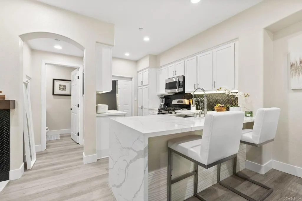 https://cdn.realtyfeed.com/cdn/127/306520969/1ebde546876e080f5960c83be3757f43.webp