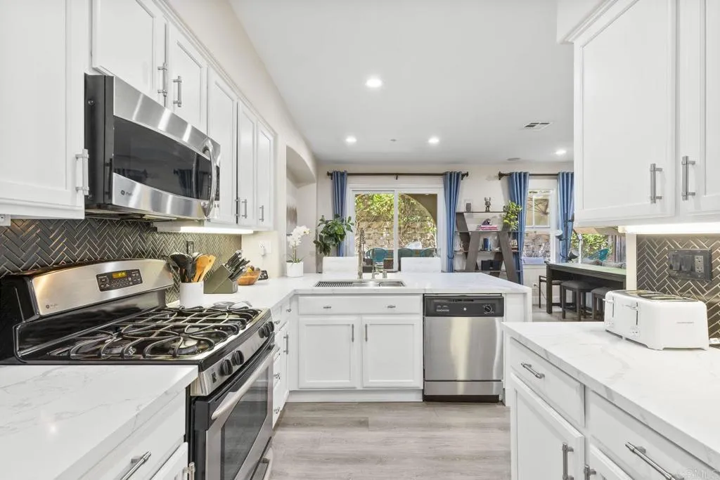 https://cdn.realtyfeed.com/cdn/127/306520969/d1218cb28123280f91b031ea2b0302eb.webp