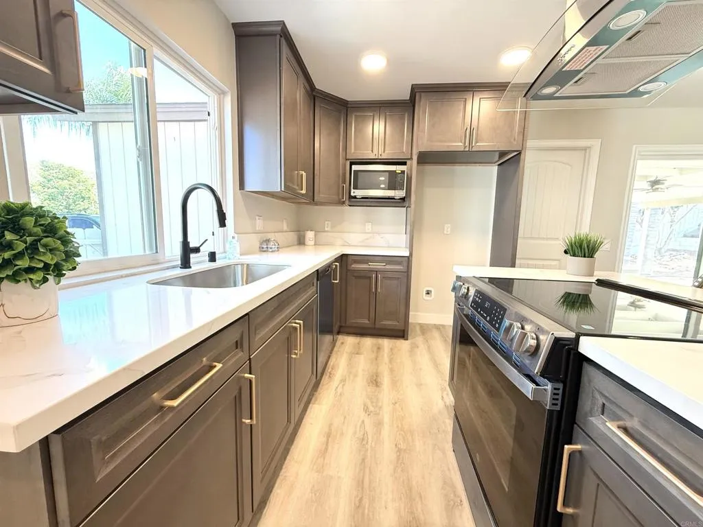 https://cdn.realtyfeed.com/cdn/127/306521001/5af05b7fa79efde258ab1f0bf80e28ec.webp