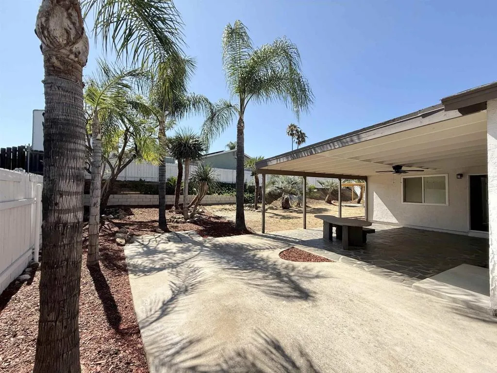 https://cdn.realtyfeed.com/cdn/127/306521001/8d2365e938d6f2692483a152ed0486fa.webp