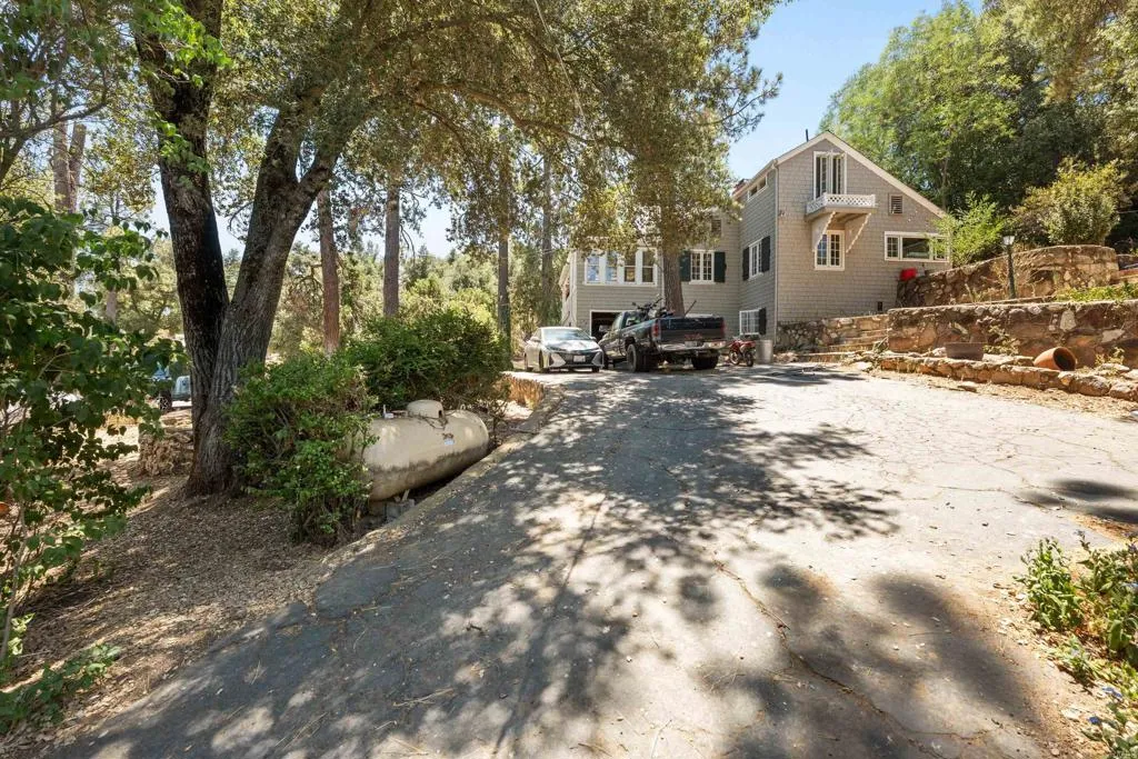 https://cdn.realtyfeed.com/cdn/127/306521008/353130feb380253f55cd105e3e6e8a33.webp