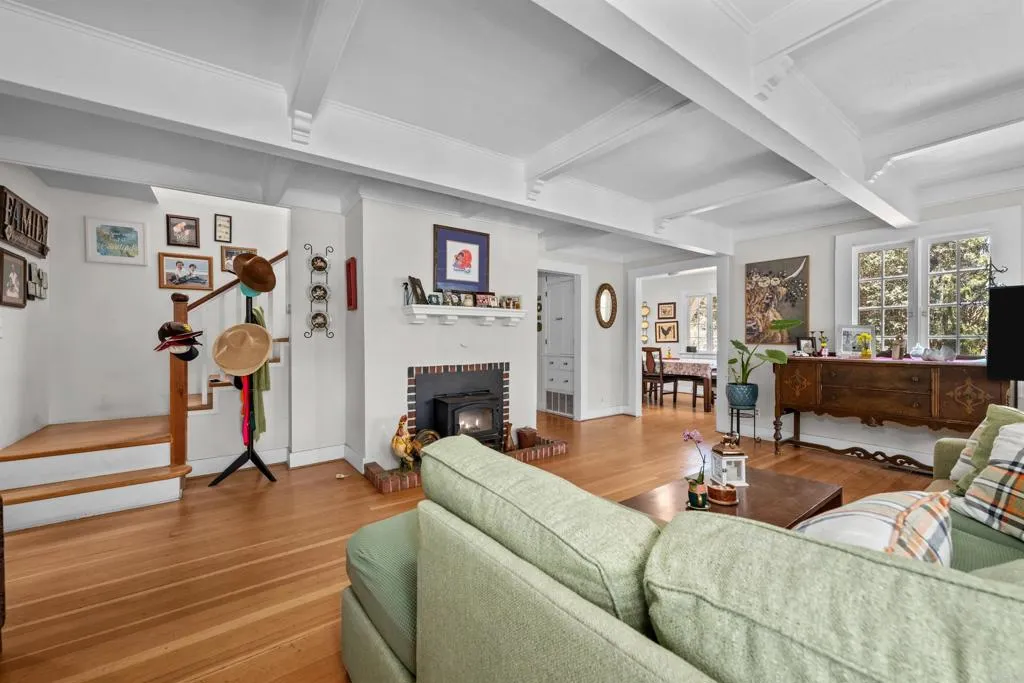 https://cdn.realtyfeed.com/cdn/127/306521008/8f6efe1f66f179a065b90ad976647c76.webp