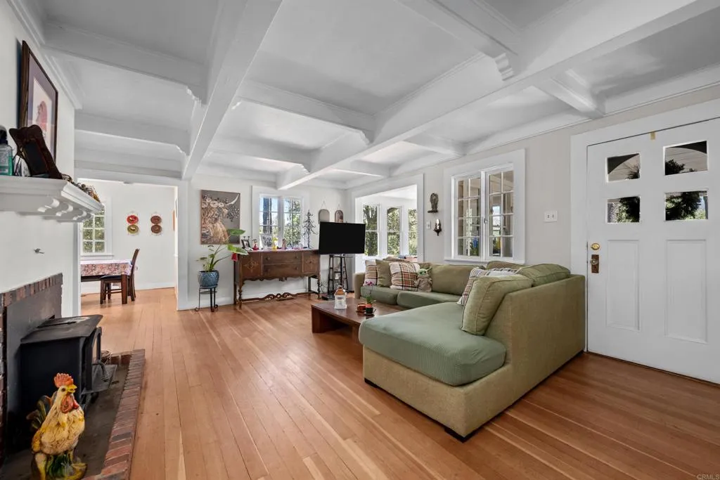https://cdn.realtyfeed.com/cdn/127/306521008/d6d7f6f994ce27915256f51da31c29e3.webp