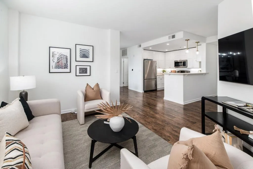 https://cdn.realtyfeed.com/cdn/127/306521013/8199241fc0af406ce8e30d859ae527bc.webp