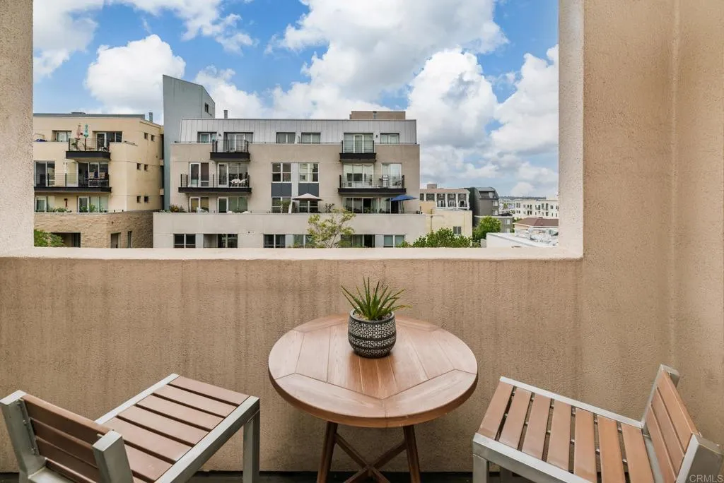 https://cdn.realtyfeed.com/cdn/127/306521013/991ee922b2eebe46405f8c0e4325d195.webp