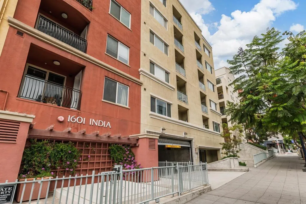 https://cdn.realtyfeed.com/cdn/127/306521013/b0bd166c1b5860e558636df299aa52d6.webp