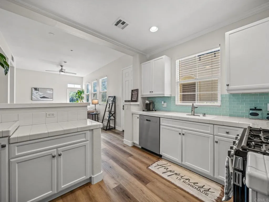 Photo #12: PTP2506280 Listing: Photo #12