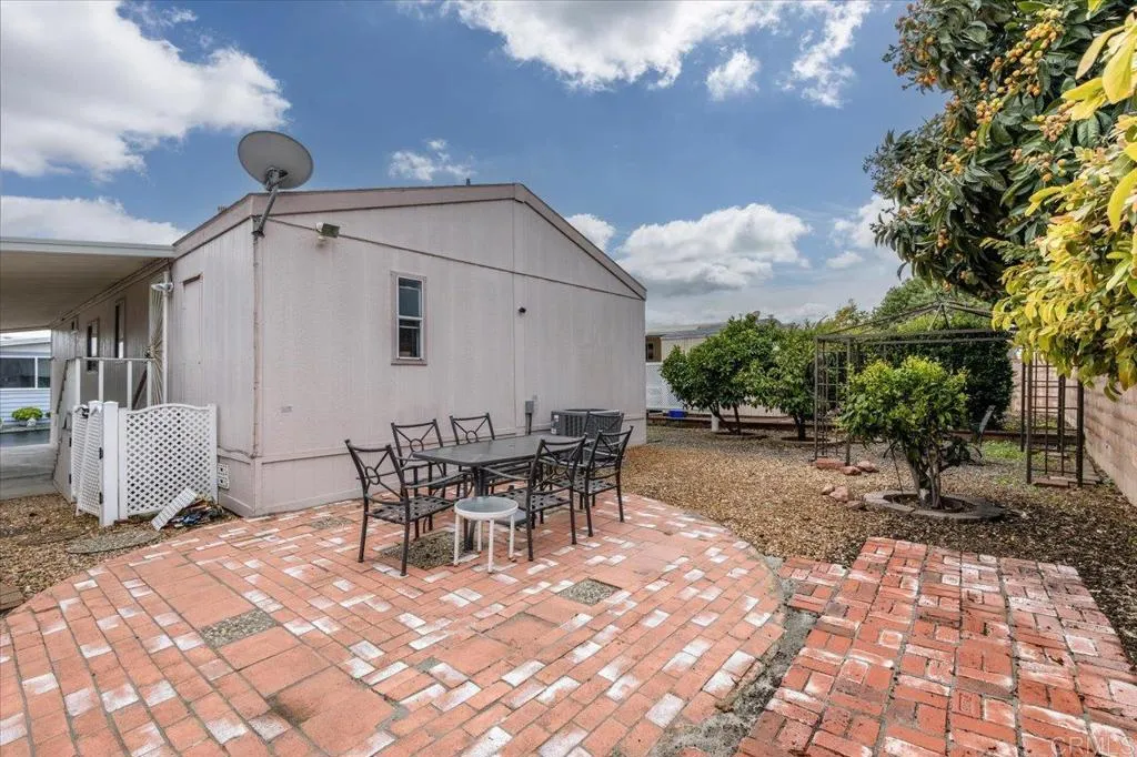 https://cdn.realtyfeed.com/cdn/127/306521128/bbb11b88a3015f92d4c8243e1e033961.webp