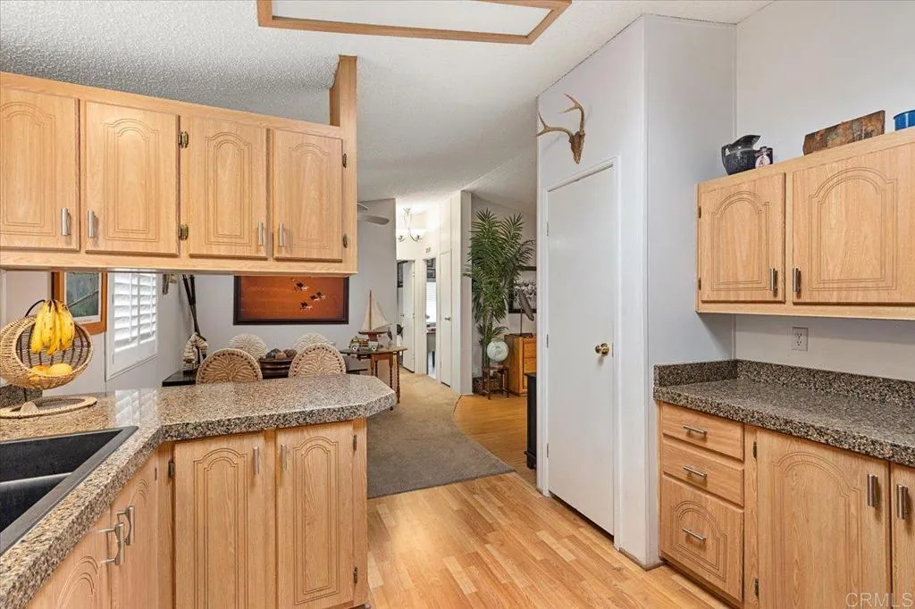https://cdn.realtyfeed.com/cdn/127/306521128/fa56e4934f04d8f91593c93a201ef54e.webp
