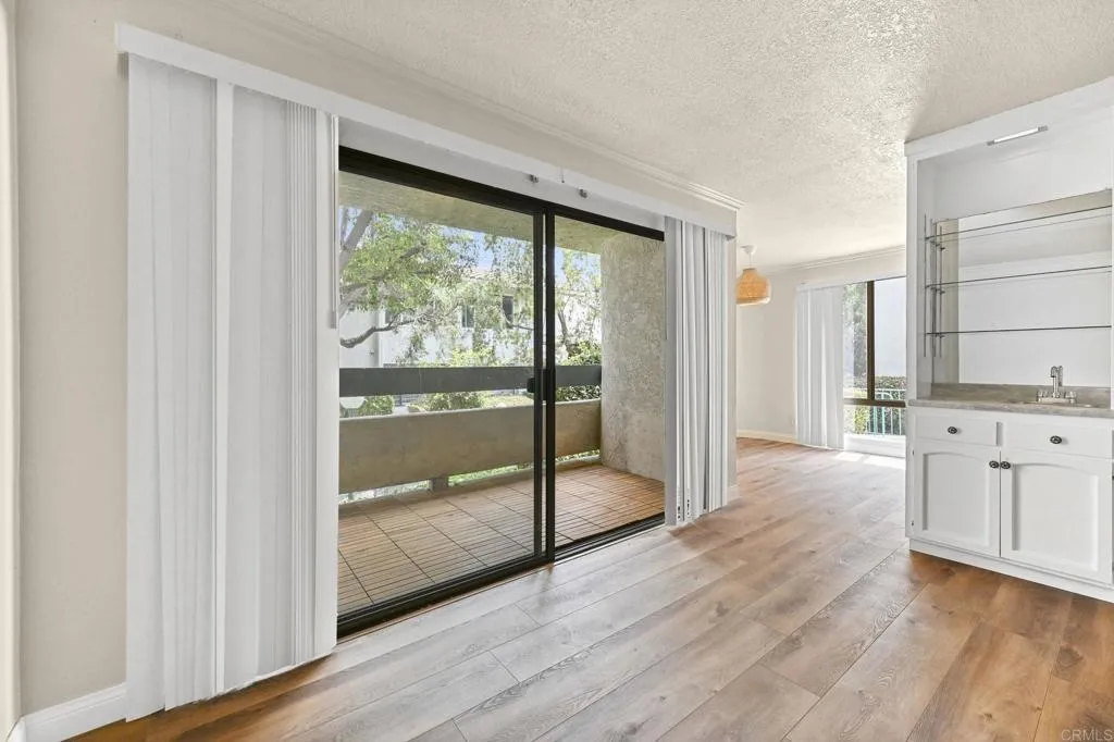 https://cdn.realtyfeed.com/cdn/127/306521141/2f309d776b896d982b76633e5ebc7c11.webp