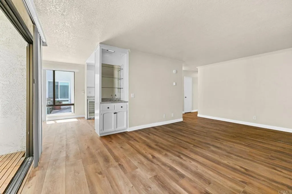 https://cdn.realtyfeed.com/cdn/127/306521141/4f9dfb40584b2aa4d40bf3d1b83c5263.webp