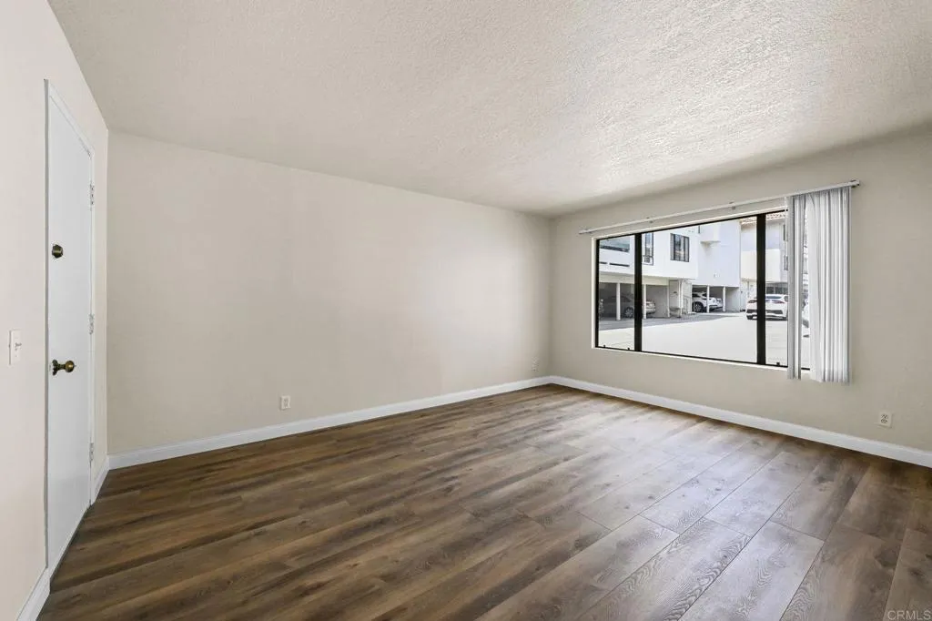 https://cdn.realtyfeed.com/cdn/127/306521141/a8b0afa22cf58e60e710902bc85c58c0.webp
