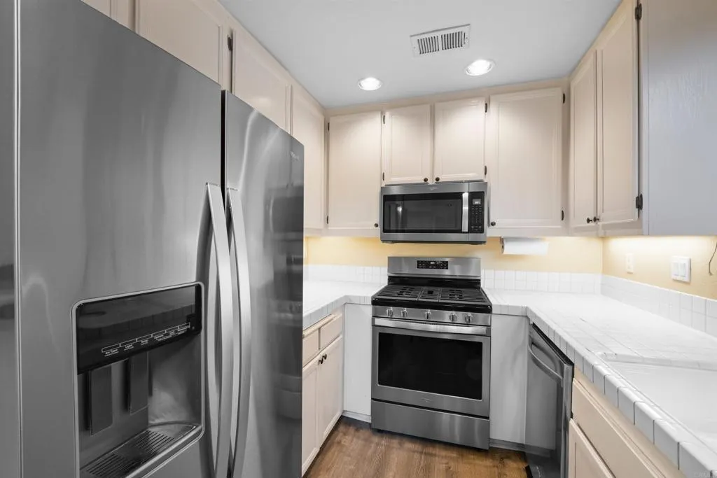 https://cdn.realtyfeed.com/cdn/127/306521193/6847c775f6b3cf7b79993192e877fff3.webp