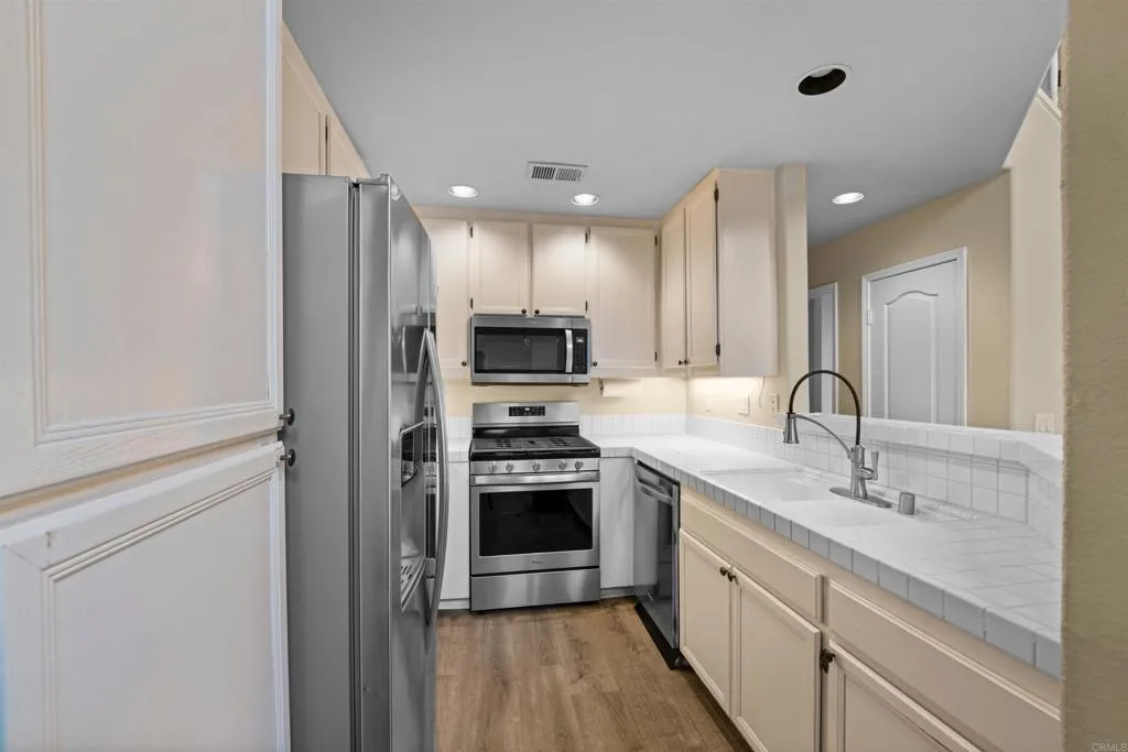 https://cdn.realtyfeed.com/cdn/127/306521193/8e5358dce13faf4f10ac3b3601c2c99b.webp