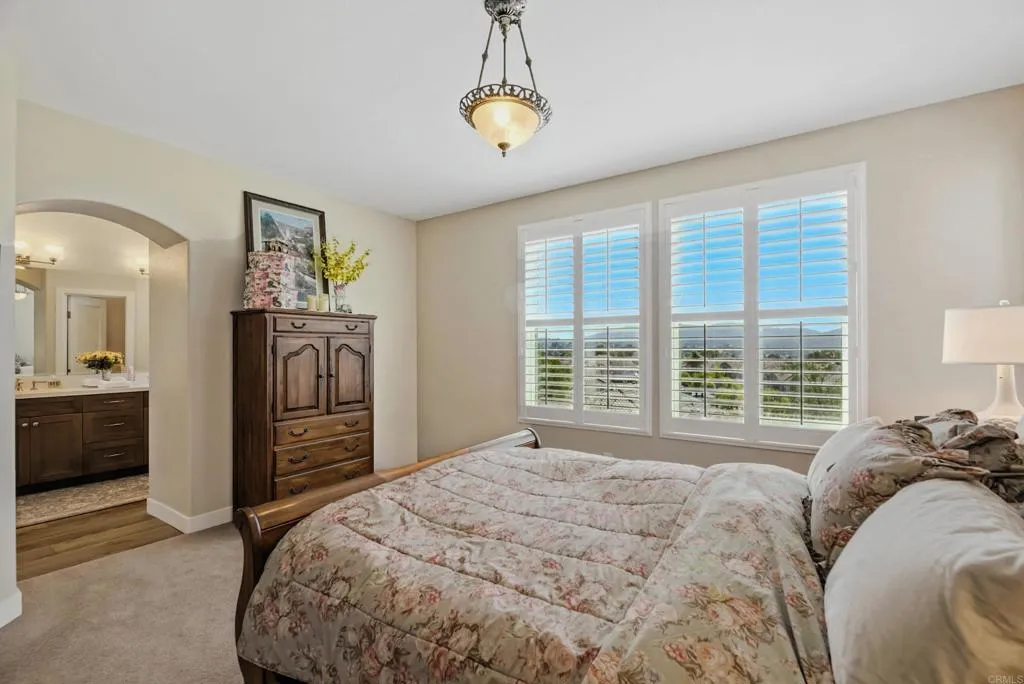 https://cdn.realtyfeed.com/cdn/127/306521196/750977a630b764ae68e27a84b136e3d7.webp