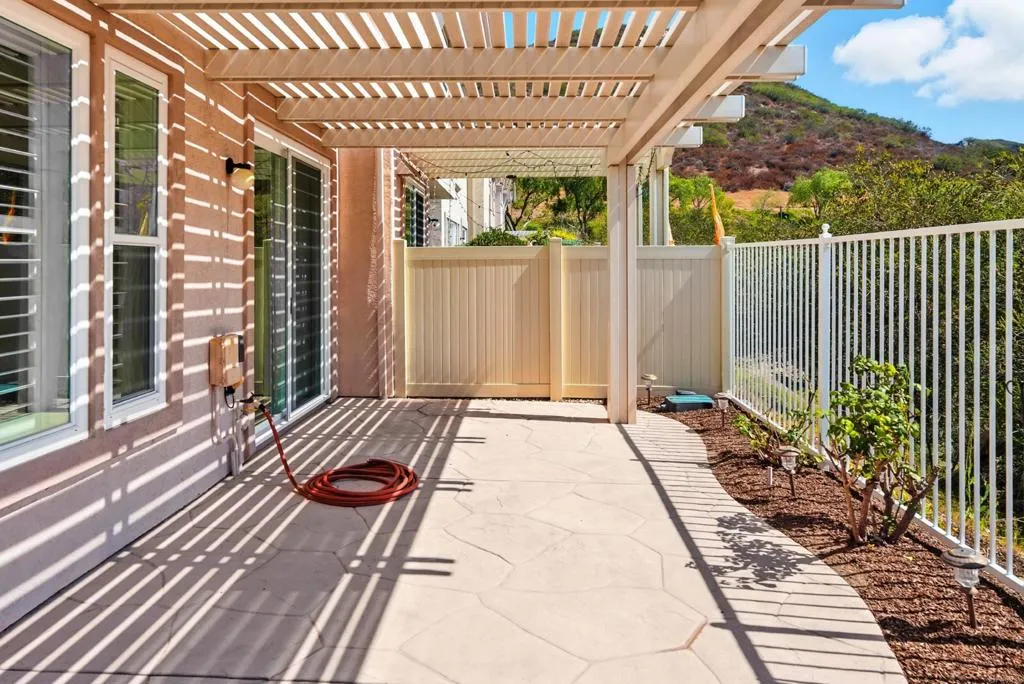 https://cdn.realtyfeed.com/cdn/127/306521196/ffead1845115a3626fb96d4b224847cc.webp