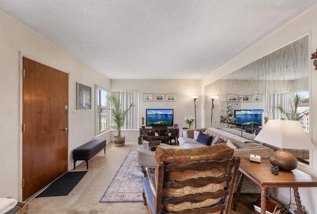 https://cdn.realtyfeed.com/cdn/127/306521206/44f0b999ec0cb166e038dedea77ee9a5.webp