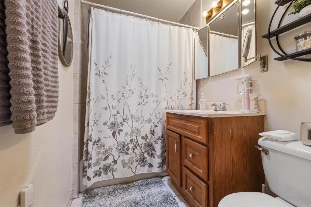 https://cdn.realtyfeed.com/cdn/127/306521206/718afd4e13520e5a80fc13f45fe56bcc.webp