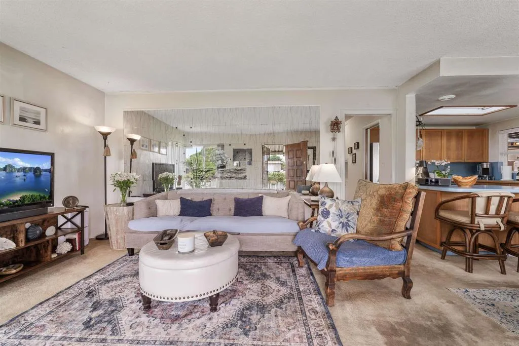 https://cdn.realtyfeed.com/cdn/127/306521206/7582fe2951e99f68ad8535dbcb50a843.webp
