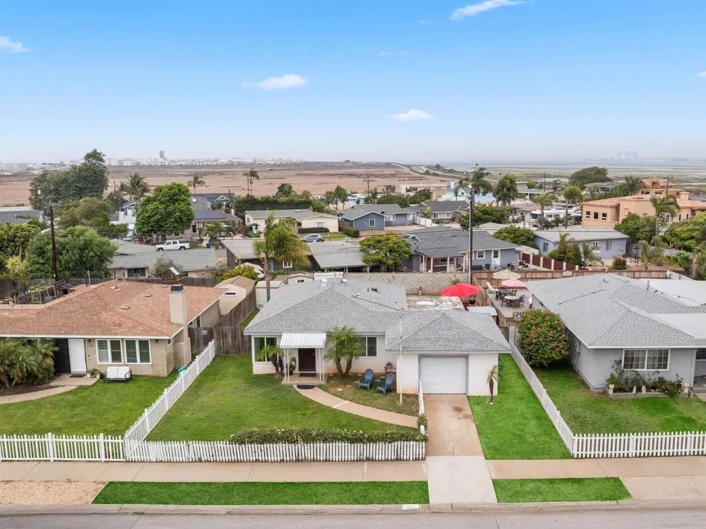 https://cdn.realtyfeed.com/cdn/127/306521206/b4b2a159ac5b8f7878e86ea91b4615ce.webp