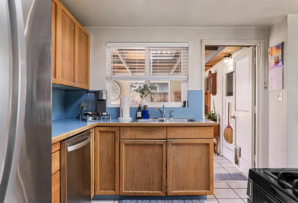 https://cdn.realtyfeed.com/cdn/127/306521206/b76897f850ec03c0824177a27efcdbbe.webp