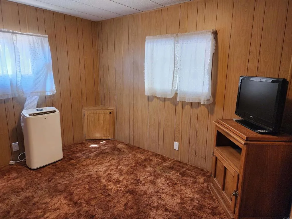 https://cdn.realtyfeed.com/cdn/127/306521353/1639d98e19f3127d2266e8e25b27bb4f.webp
