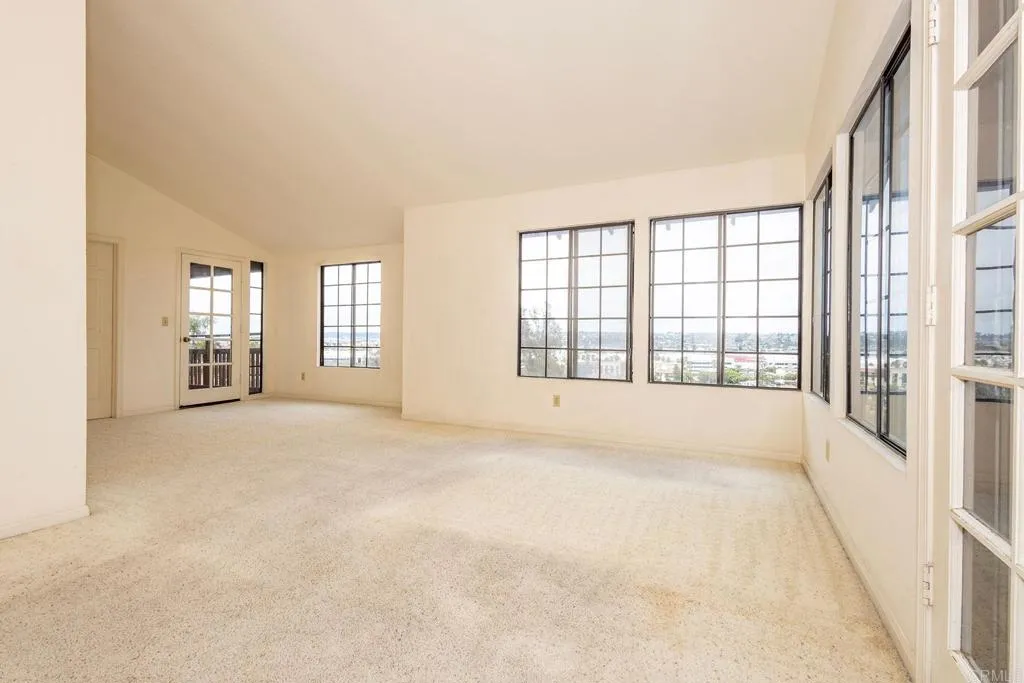 https://cdn.realtyfeed.com/cdn/127/306521377/cf4cd95d89353483007c9e36ffe36ec9.webp