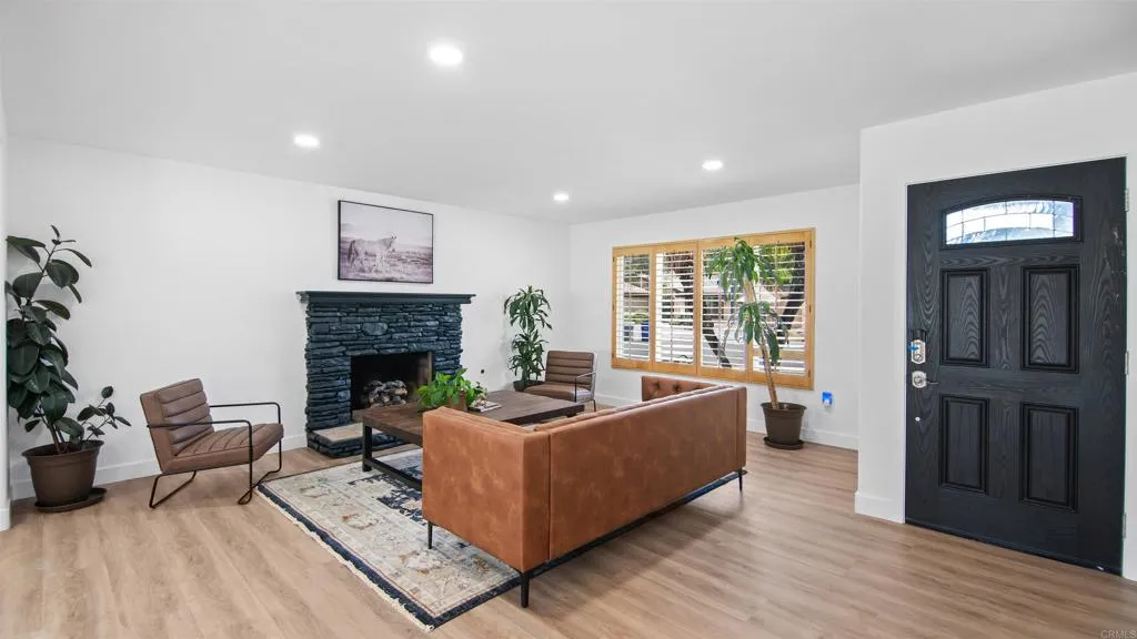 https://cdn.realtyfeed.com/cdn/127/306521384/728ef6cc19094ff022bc0febd9cdddbc.webp