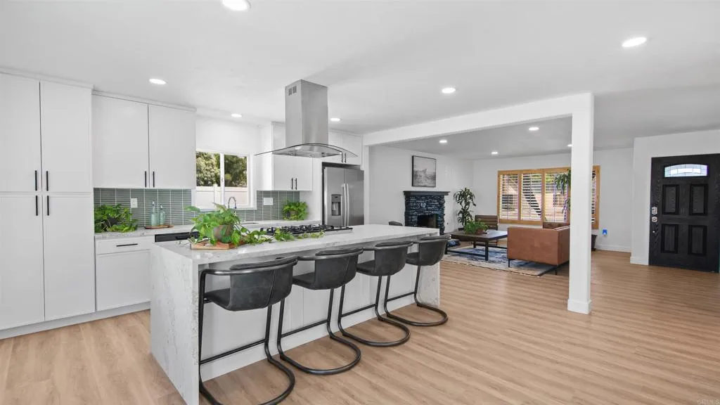 https://cdn.realtyfeed.com/cdn/127/306521384/877b63cd6ea638c45eacf93a8196c457.webp