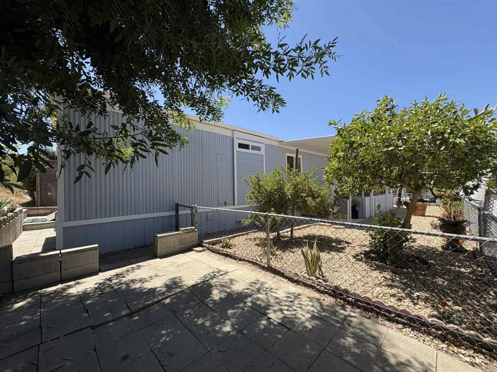 https://cdn.realtyfeed.com/cdn/127/306521402/ba2bf7663662621c9c8ae12f39ab7b6d.webp