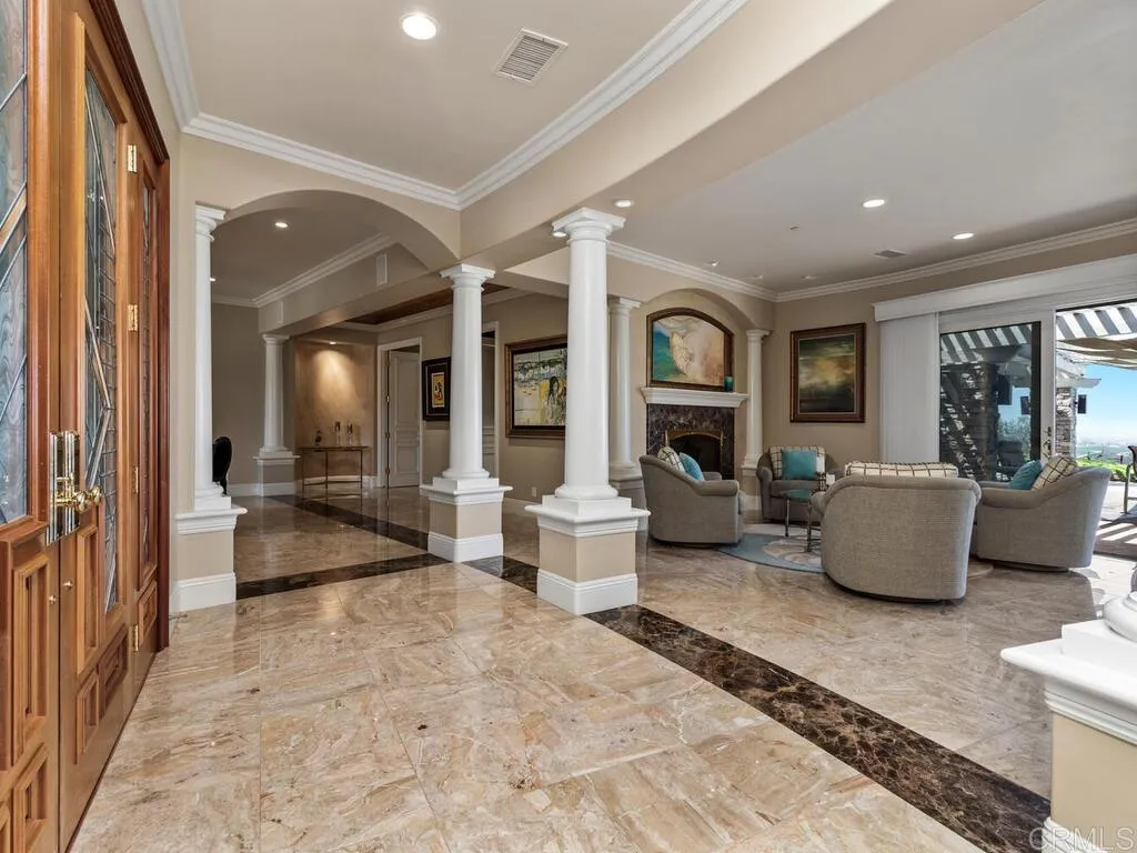 https://cdn.realtyfeed.com/cdn/127/306521411/763f1abf10ece97c87d7faba903d1900.webp