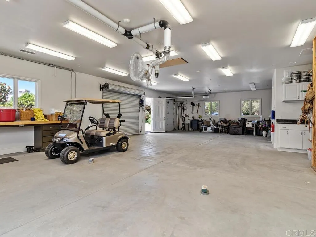https://cdn.realtyfeed.com/cdn/127/306521411/a24ffb4f17885ab7e5b9f6e6260c7233.webp
