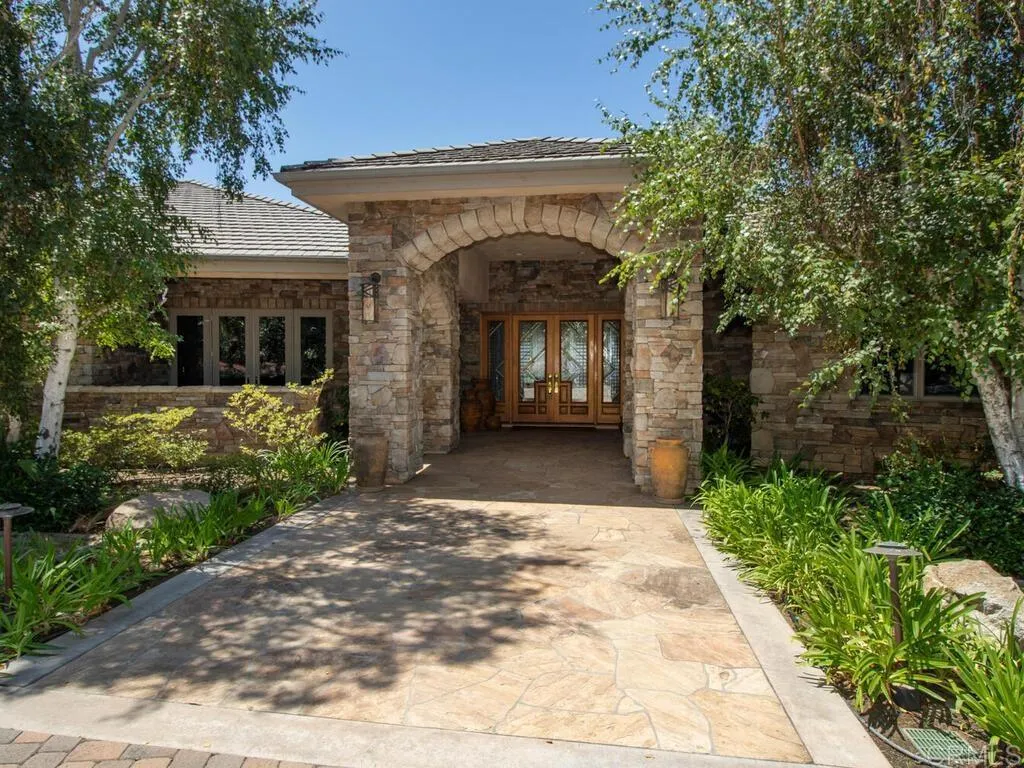 https://cdn.realtyfeed.com/cdn/127/306521411/ce73cee2f03b397cae26fdcd3e4a3d13.webp