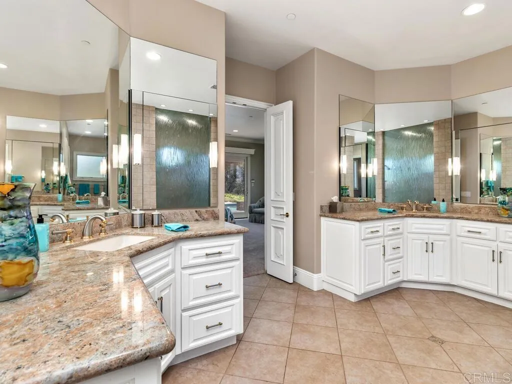 https://cdn.realtyfeed.com/cdn/127/306521411/f14ba016785084bf864cf652524172aa.webp