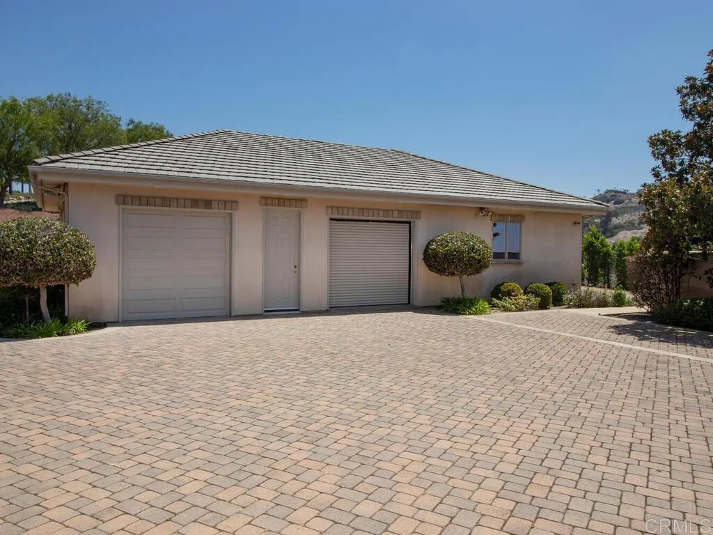 https://cdn.realtyfeed.com/cdn/127/306521411/fcddc363832cc5d4fc7ccb00ffbe205b.webp