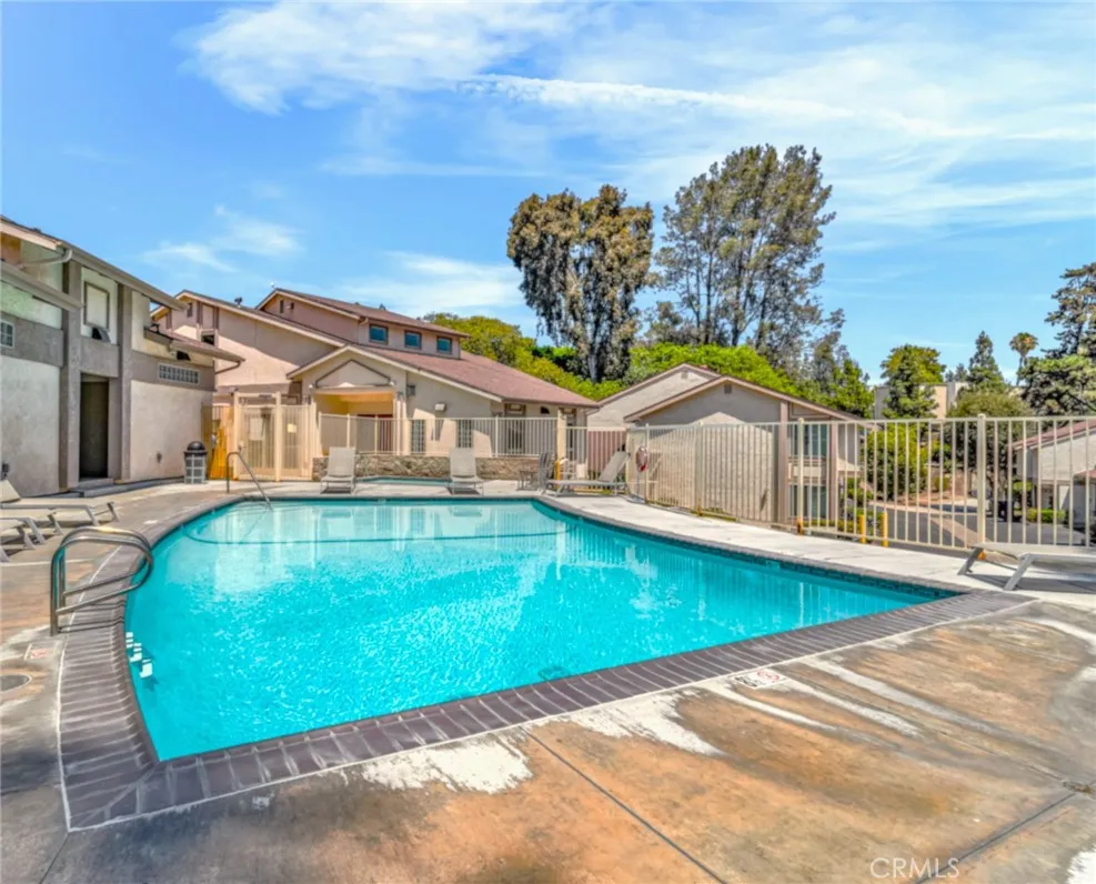 https://cdn.realtyfeed.com/cdn/127/306521425/dbf6a8106bcc937a89839cad039281a9.webp