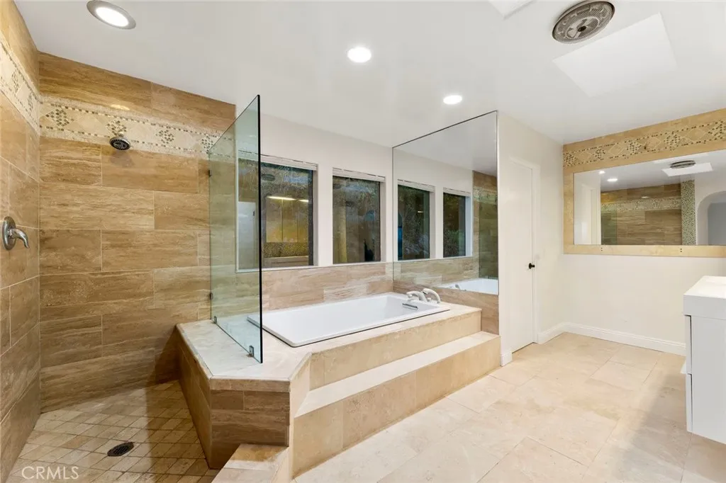 https://cdn.realtyfeed.com/cdn/127/306521482/4f1366e6f3ec8cf3060873272ef8bd30.webp
