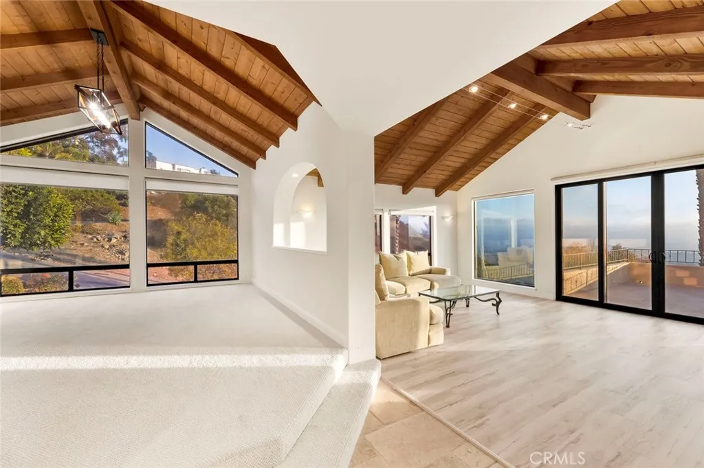 https://cdn.realtyfeed.com/cdn/127/306521482/78ee530b5d4f365d4f9f0e04ed17c9f6.webp