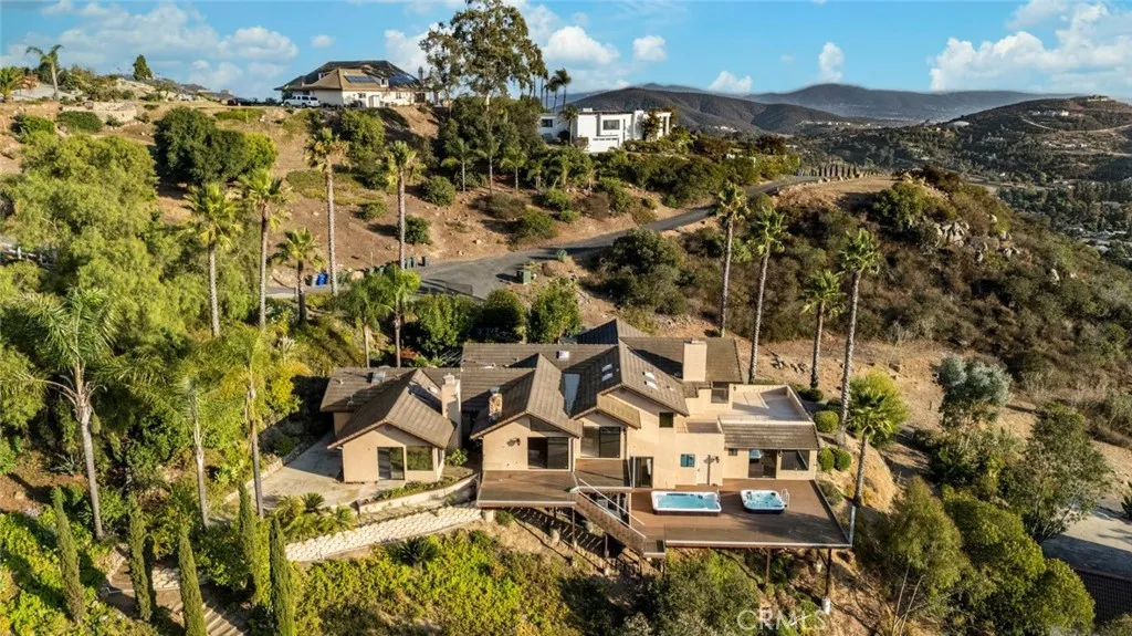 https://cdn.realtyfeed.com/cdn/127/306521482/7fefaaf7ef4783ecef9403ac051d3580.webp