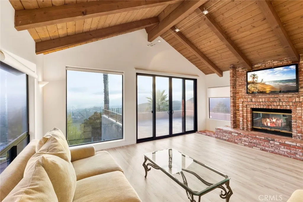https://cdn.realtyfeed.com/cdn/127/306521482/954e65feb576da91706533ffe613bffe.webp