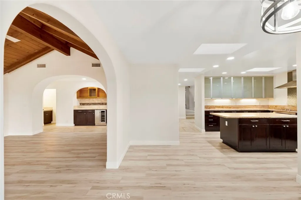 https://cdn.realtyfeed.com/cdn/127/306521482/e425b18c8bab6512940189a0f21ff3dd.webp