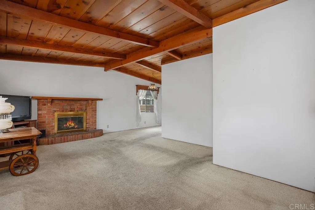 https://cdn.realtyfeed.com/cdn/127/306521534/2c2bd1b301dc7b804d80acd51022e969.webp